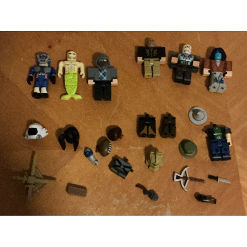 Roblox Figures - Mixed lot with Some‎ Accessories